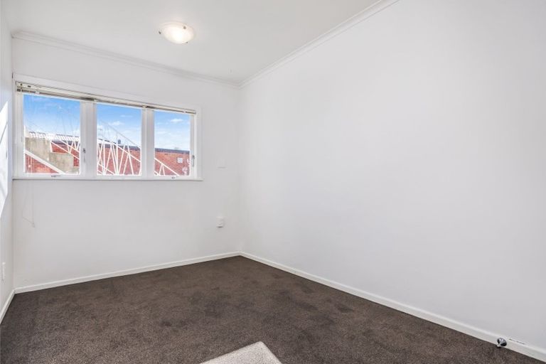 Photo of property in 2/19 Thatcher Street, Mission Bay, Auckland, 1071