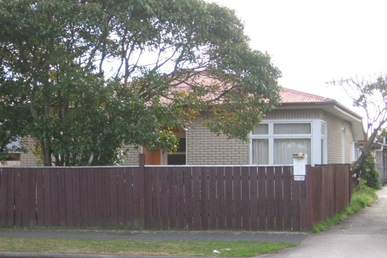 Photo of property in 31 Knowles Street, Terrace End, Palmerston North, 4410