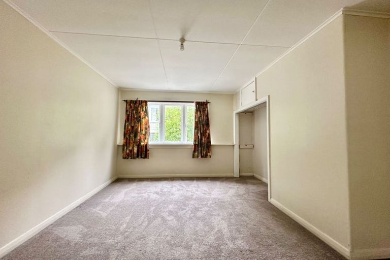 Photo of property in 65 Elmslie Road, Pinehaven, Upper Hutt, 5019