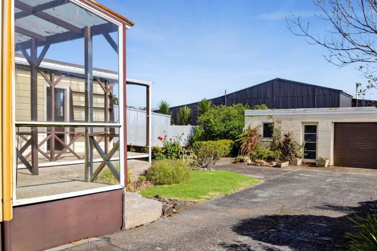 Photo of property in 16 Old South Road, Okato, 4335