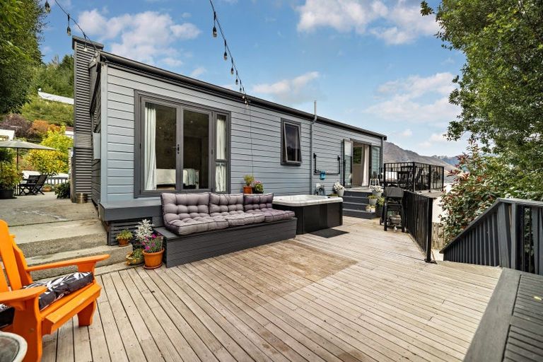 Photo of property in 214 Fernhill Road, Sunshine Bay, Queenstown, 9300