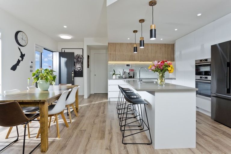 Photo of property in 8 Windlass Street, Long Bay, Auckland, 0630