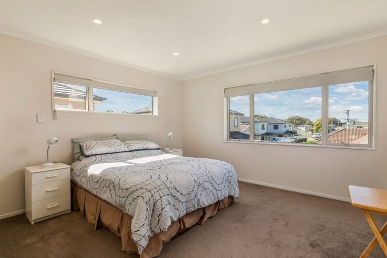 Photo of property in 6 Papahou Lane, Papatoetoe, Auckland, 2025