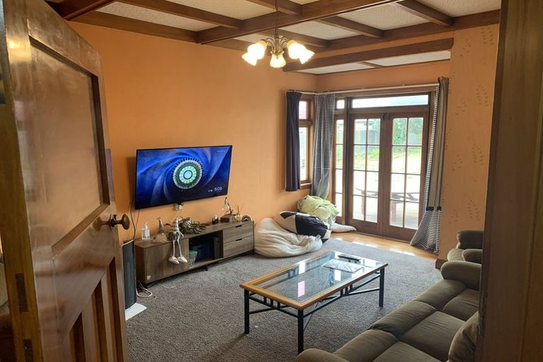 Photo of property in 68 Roberts Line, Kelvin Grove, Palmerston North, 4414