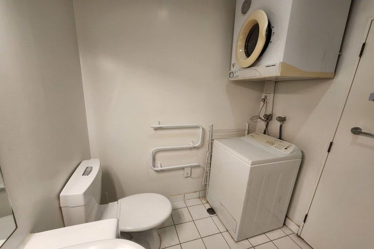 Photo of property in Terrace Tower Apartments, 6b/126 The Terrace, Wellington Central, Wellington, 6011