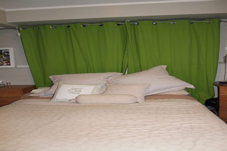 Photo of property in 57 Lavery Place, Sunnynook, Auckland, 0632