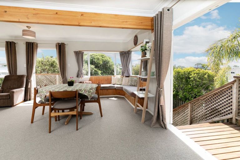 Photo of property in 10 Rock Isle Road, Torbay, Auckland, 0630