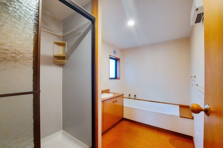 Photo of property in 2/8 Cricklewood Place, Avonhead, Christchurch, 8042