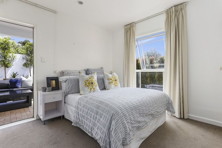 Photo of property in 7 Alfred Street, Northcote Point, Auckland, 0627