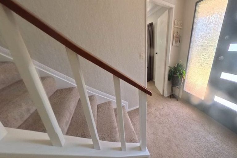Photo of property in 35 Waitawa Place, Lynmore, Rotorua, 3010