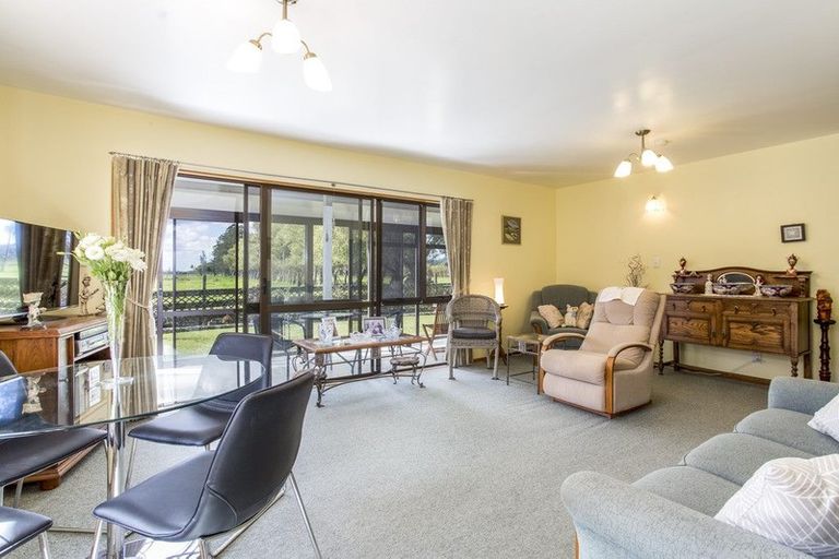 Photo of property in 11 Pengelly Place, Parakai, 0830