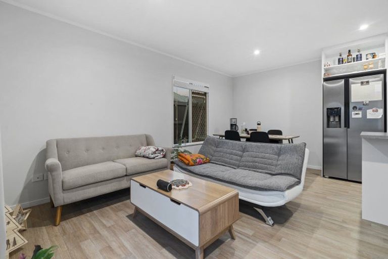 Photo of property in 8 Mardi Place, Mount Maunganui, 3116