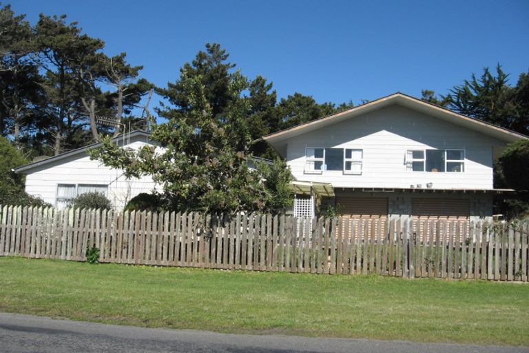 Photo of property in 651 Himatangi Beach Road, Himatangi Beach, Foxton, 4891