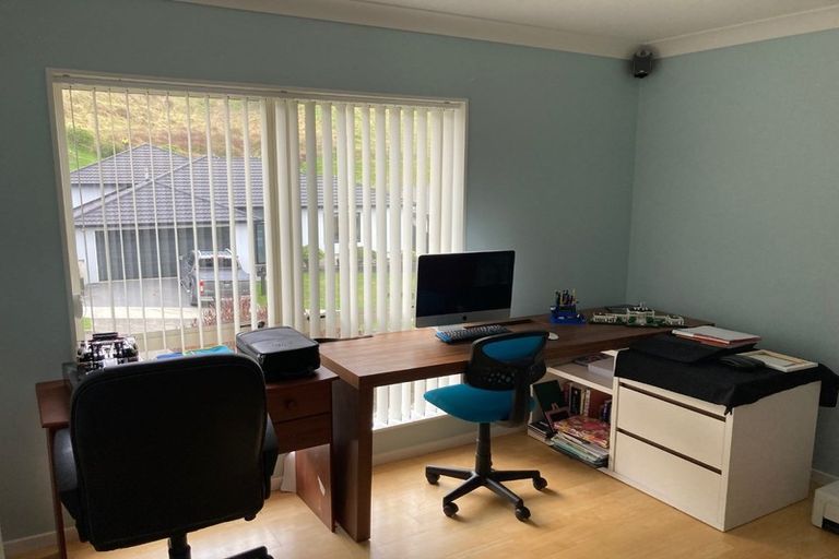 Photo of property in 41 Erlestoke Crescent, Churton Park, Wellington, 6037