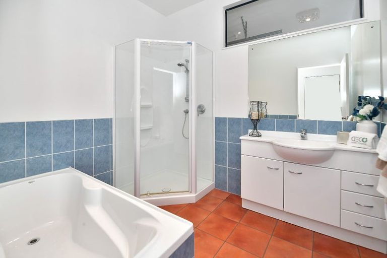 Photo of property in 979 Whangaparaoa Road, Tindalls Beach, Whangaparaoa, 0930
