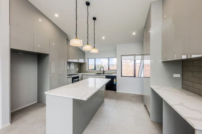 Photo of property in 1/7 Caspar Road, Papatoetoe, Auckland, 2025