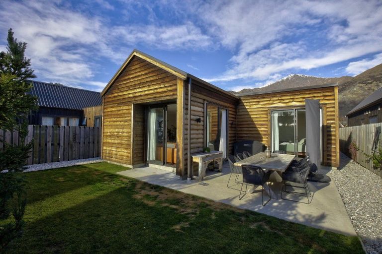 Photo of property in 33 Dewar Street, Lake Hayes, Queenstown, 9304