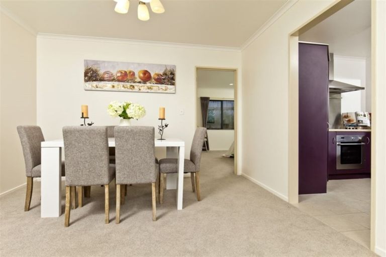 Photo of property in 56 View Ridge Drive, Ranui, Auckland, 0612
