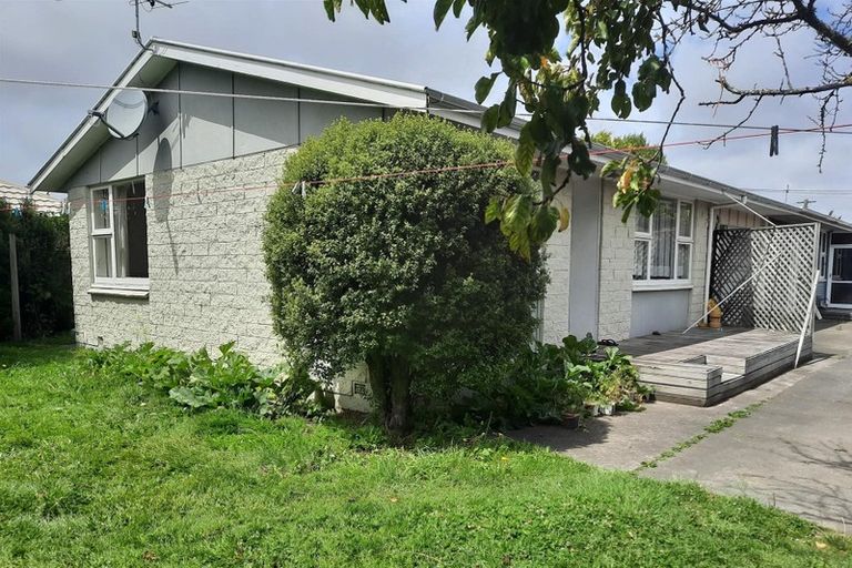 Photo of property in 2/5 Daniels Road, Redwood, Christchurch, 8051