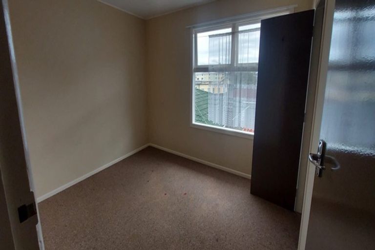 Photo of property in 26 Ray Small Drive, Papakura, 2110