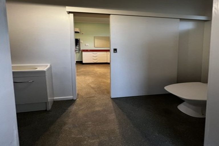 Photo of property in 60 Timaru Road, Waimate, 7924