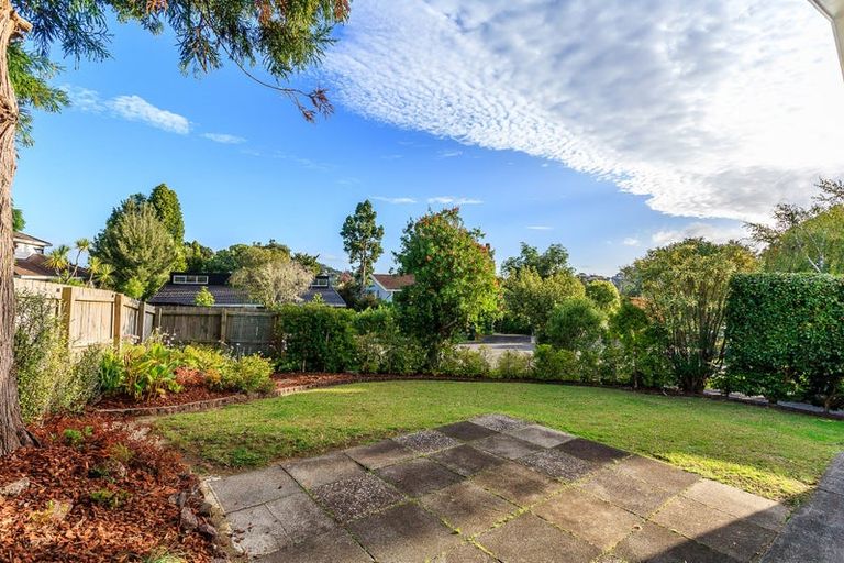 Photo of property in 23 Heaton Grove, Chatswood, Auckland, 0626
