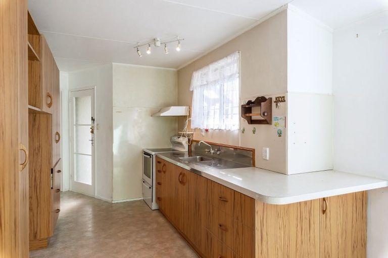 Photo of property in 72 Strathmore Avenue, Levin, 5510