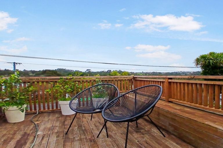 Photo of property in 2/23 Park Road, Glenfield, Auckland, 0629