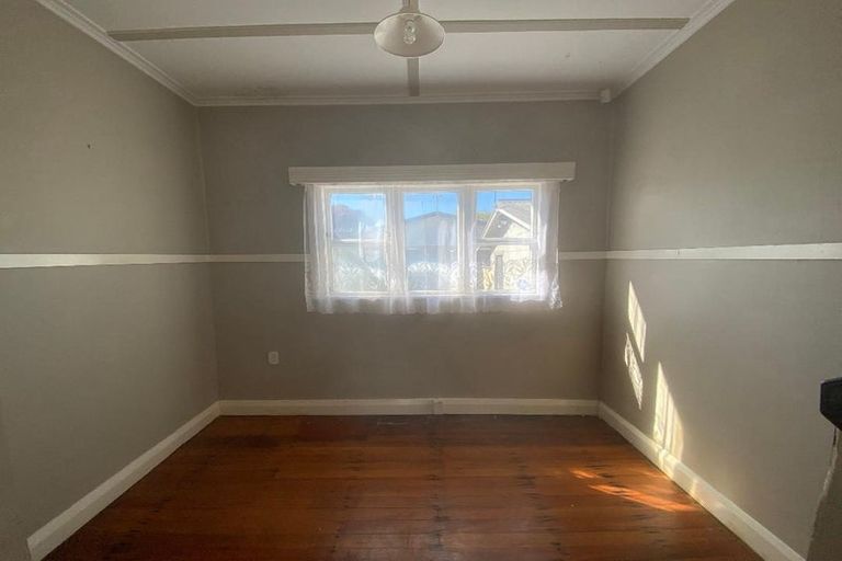 Photo of property in 93 Mclean Street, Waitara, 4320