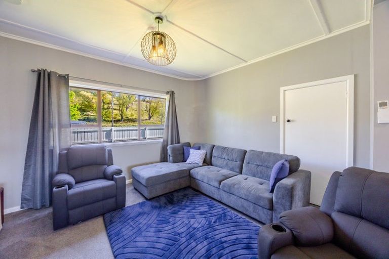 Photo of property in 3 Great North Road, Waipawa, 4210