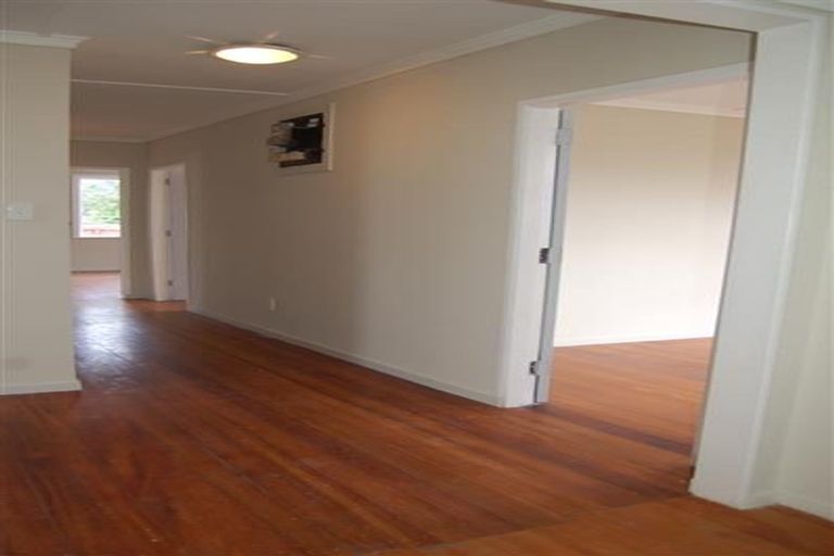 Photo of property in 3 Shearer Crescent, Naenae, Lower Hutt, 5011