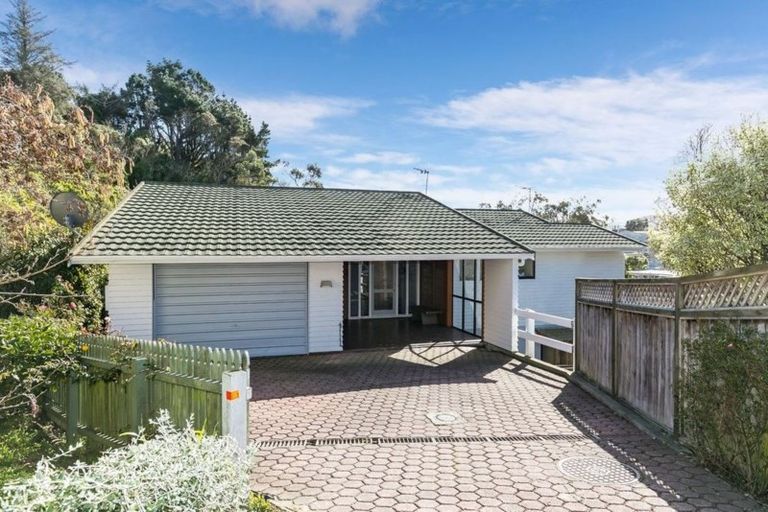 Photo of property in 7 Makatote Grove, Churton Park, Wellington, 6037