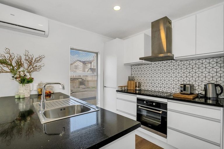 Photo of property in 2/12 Percival Street, Manurewa, Auckland, 2102