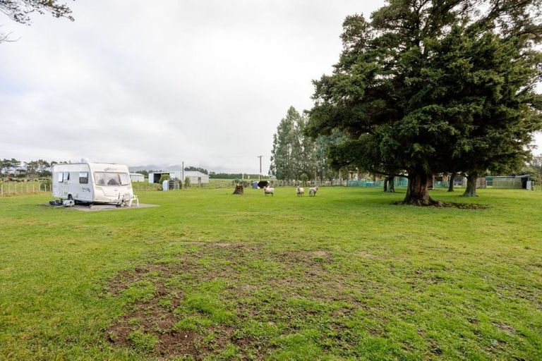 Photo of property in 341 Maharahara Road, Dannevirke, 4972