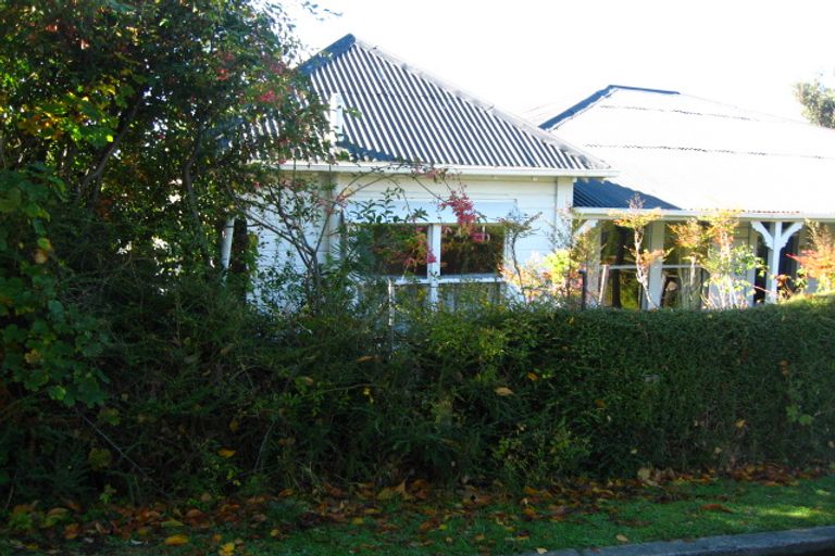 Photo of property in 19 Cresswell Avenue, Governors Bay, Lyttelton, 8971