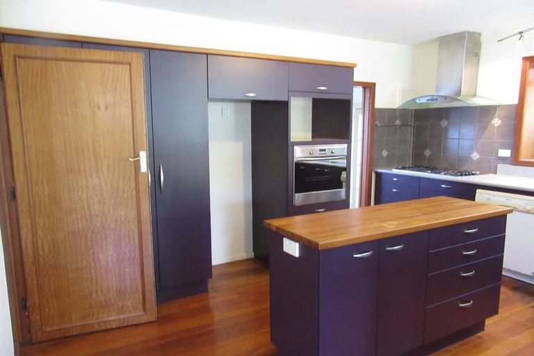 Photo of property in 302 Riccarton Road, Upper Riccarton, Christchurch, 8041