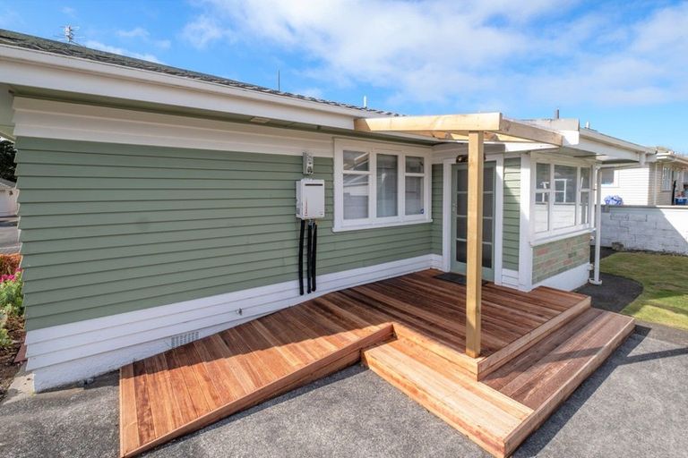 Photo of property in 5 Goodson Place, Hawera, 4610