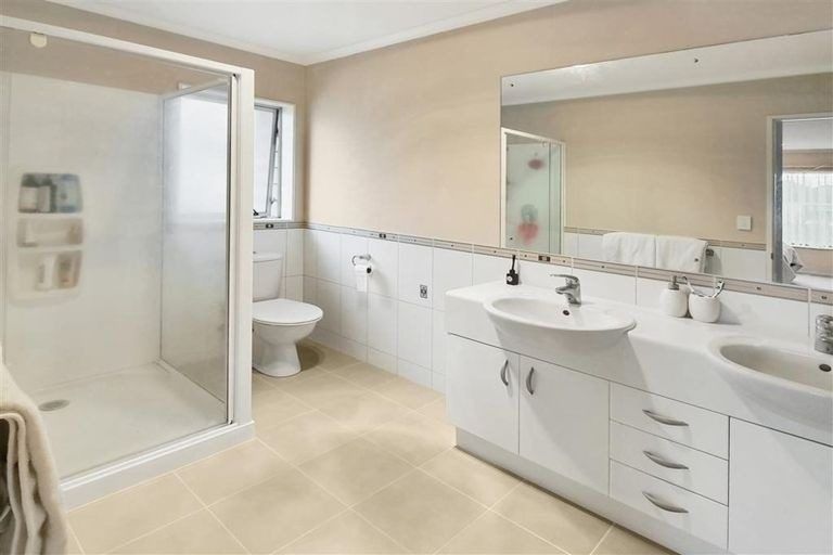 Photo of property in 126 Middlefield Drive, Flat Bush, Auckland, 2016