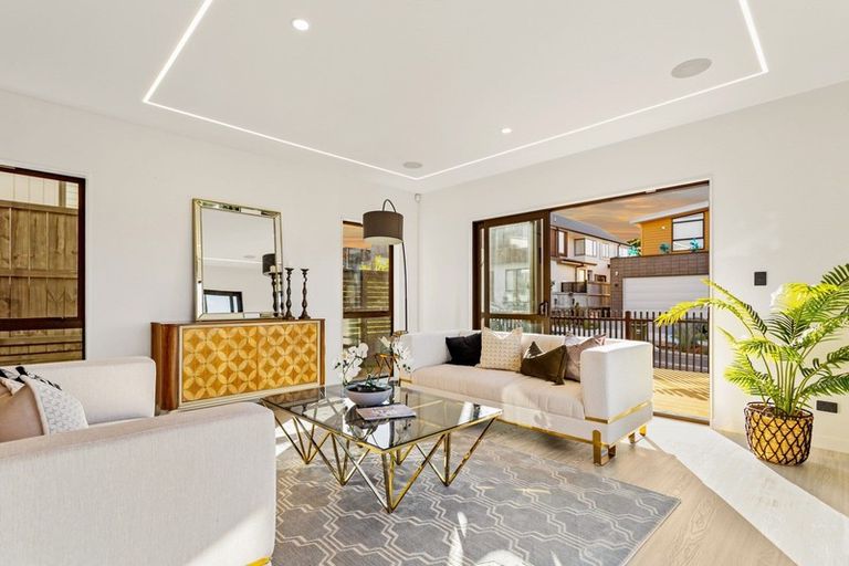 Photo of property in 5 Tai Crescent, Hobsonville, Auckland, 0616