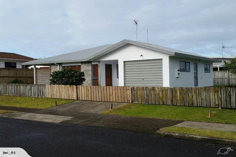 Photo of property in 16 Kaimanawa Street, Mount Maunganui, 3116