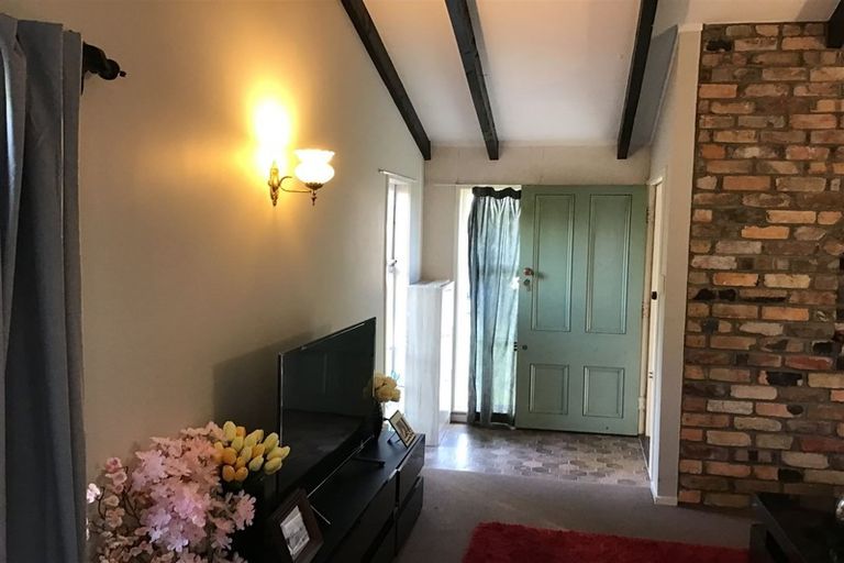 Photo of property in 2/462 Hillsborough Road, Mount Roskill, Auckland, 1041