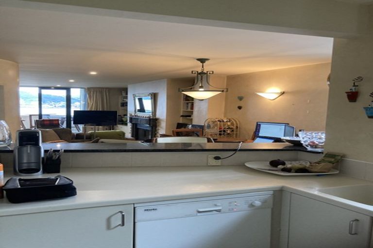 Photo of property in 3/154 Oriental Parade, Oriental Bay, Wellington, 6011