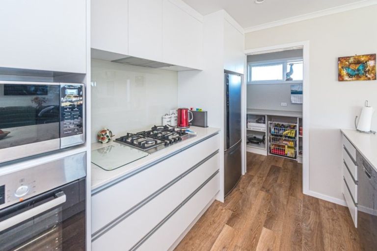 Photo of property in 37 Golf Vue Place, Castlecliff, Whanganui, 4501