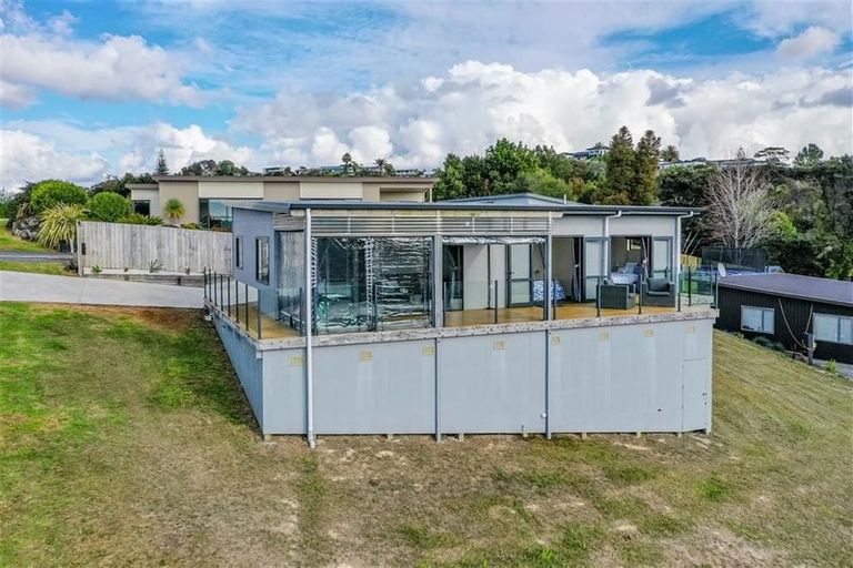 Photo of property in 9 Waterview Place, Haruru, 0204