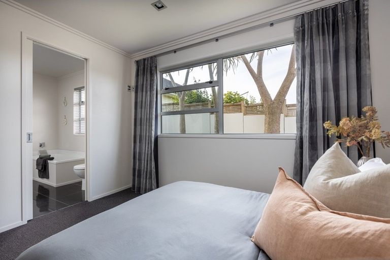 Photo of property in 9b Chilman Street, Strandon, New Plymouth, 4312