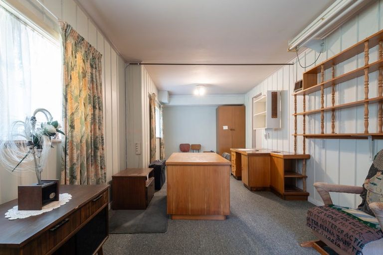 Photo of property in 25 Lyndhurst Road, Tawa, Wellington, 5028