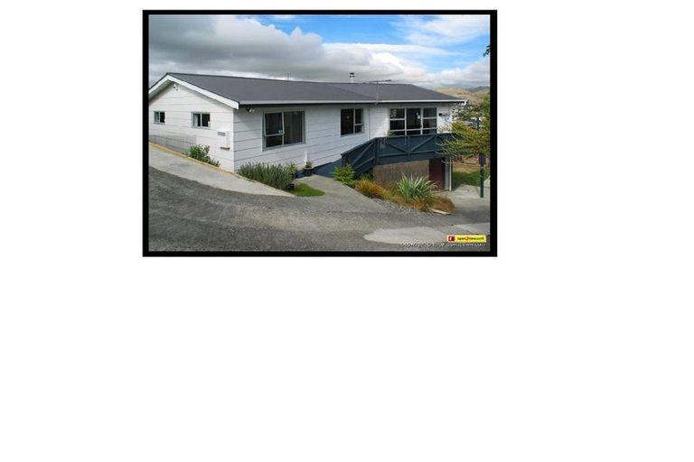 Photo of property in 20 Almora View, Ascot Park, Porirua, 5024