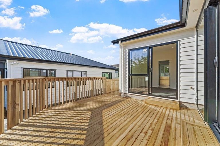 Photo of property in 19b Red Beach Road, Red Beach, 0932