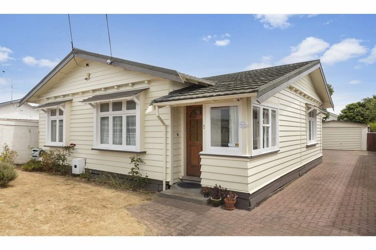 Photo of property in 1 Collins Street, Petone, Lower Hutt, 5012