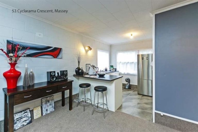 Photo of property in 53 Cyclarama Crescent, Massey, Auckland, 0614